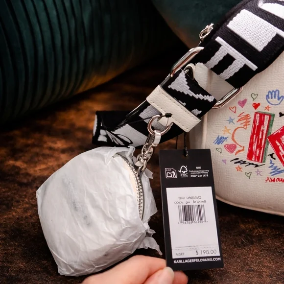 Karl Lagerfeld Paris Graffiti “KARL Crossbody Bag NWT White Pebbled Leather - Picture 2 of 4